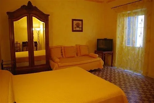 Hotel Du Forum Arles 3*,